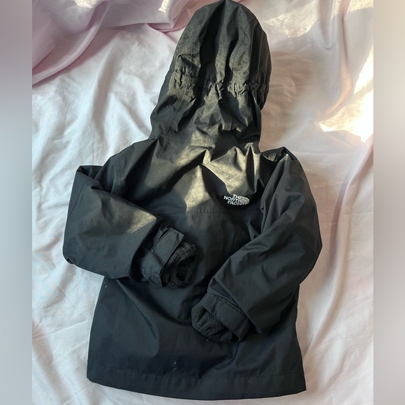 2T The North Face jacket - Picture 4 of 6